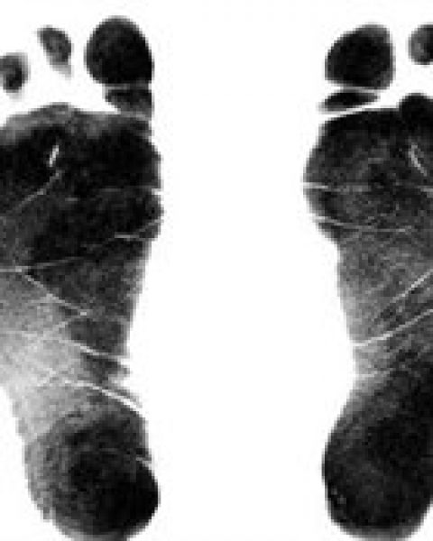 baby-footprints